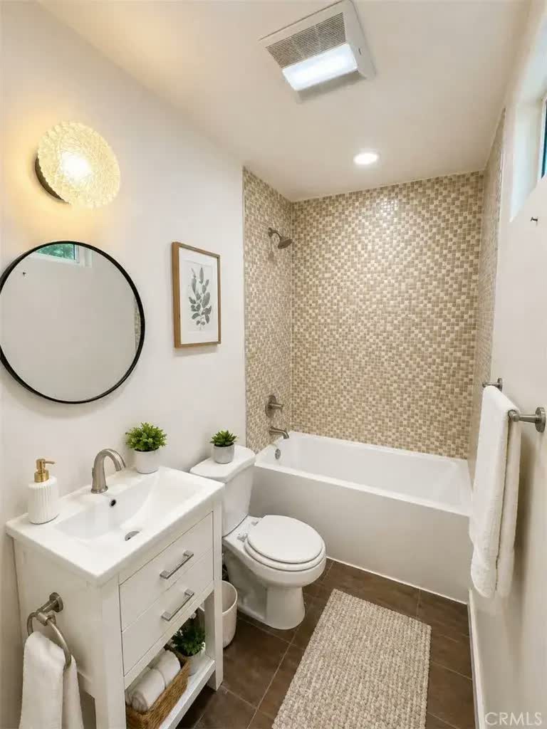 Additional bedroom or office space